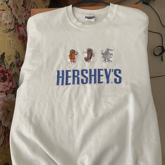 Vintage Hershey Park Sweater - Picture 4 of 4
